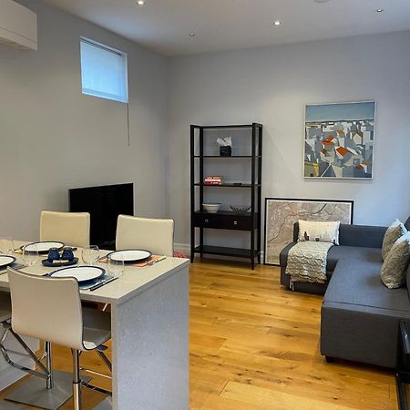 Charming & Cosy Town Centre Home With Parking Guildford Buitenkant foto