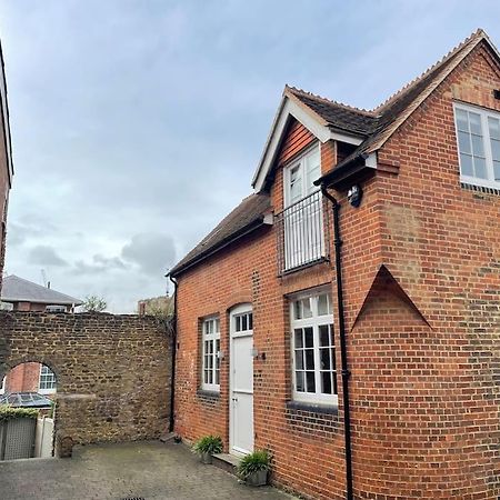 Charming & Cosy Town Centre Home With Parking Guildford Buitenkant foto